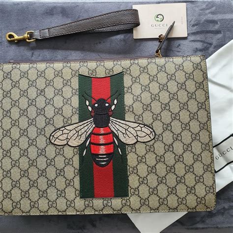 gucci bee clutch